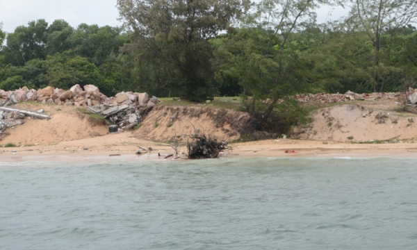 Kiên Giang: Khai thác cát gây sạt lở nghiêm trọng vùng biển sát sân bay quân sự Hải quân vùng 5